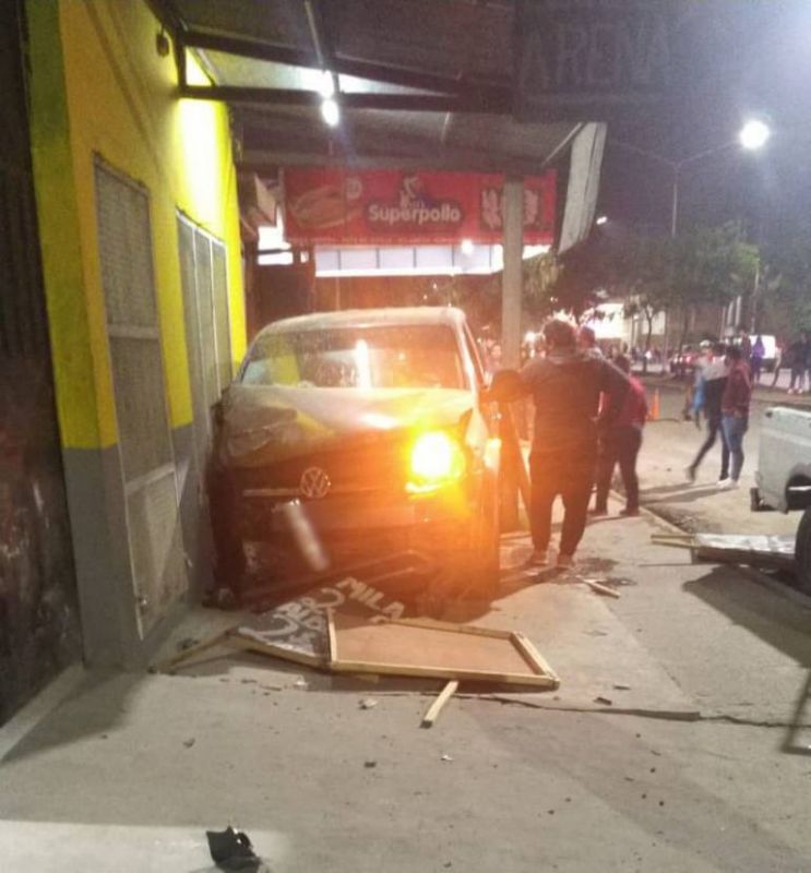 Se descompensó cuando conducía y su camioneta mató a un hombre y el nieto