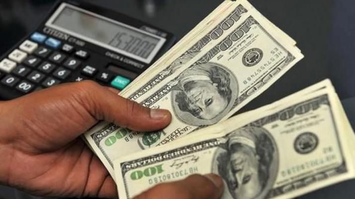El dólar subió a $82,64 y el Banco Central vendió 10 millones