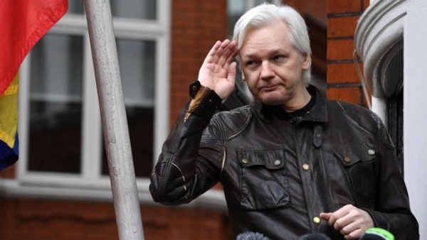 La policía británica arrestó a Julian Assange tras 7 años en la embajada de Ecuador