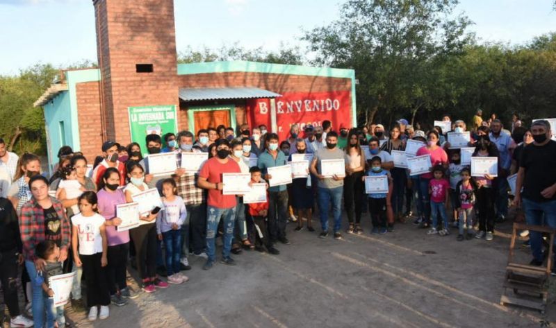 Casi 100 familias de Figueroa acceden a viviendas sociales