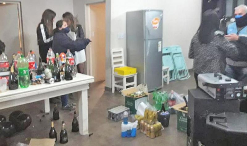 Fiscales advirtieron sobre la prohibición de las reuniones sociales