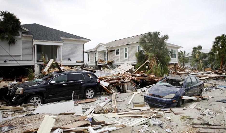 Al menos 8 muertos y ciudades devastadas tras el paso del huracán Ian por Florida