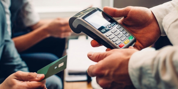 La tarjeta Credimás entró en cesación de pago con los comercios adheridos