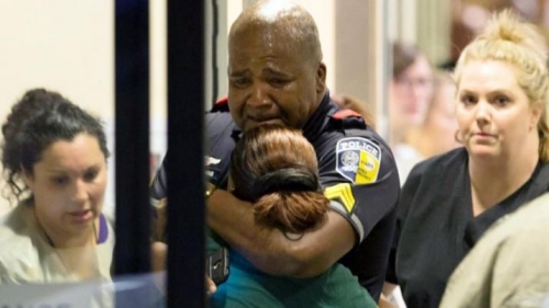 Estados Unidos: cinco policías muertos durante una protesta racial