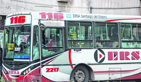 Los choferes levantaron el paro de colectivos a última hora del miércoles