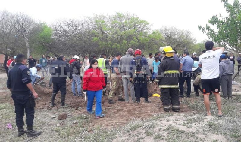 Rescataron a nena de 1 año que cayó en un pozo de tres metros