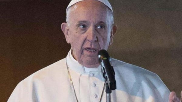 Francisco pidió "no responder a la violencia con más violencia"