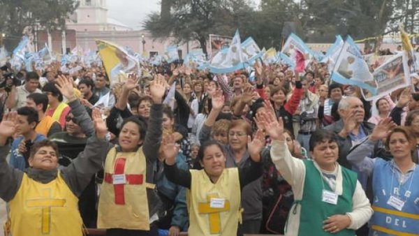 Más de 100 servidores preparan su trabajo durante la fiesta del Señor de los Milagros de Mailín
