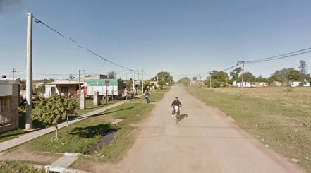 Esperó cuatro horas una ambulancia, pero su hijo murió y no descartan un homicidio