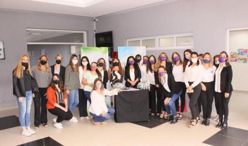 Vicepresidenta del STJ visitó el stand conmemorativo por el Día Internacional de la Mujer