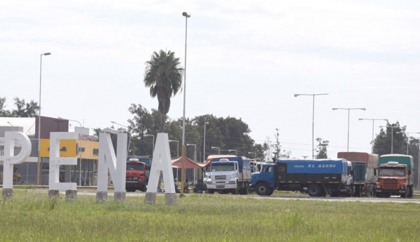 Transportistas de granos piden al gobierno que intervenga ante “la postura inflexible” de los acopiadores
