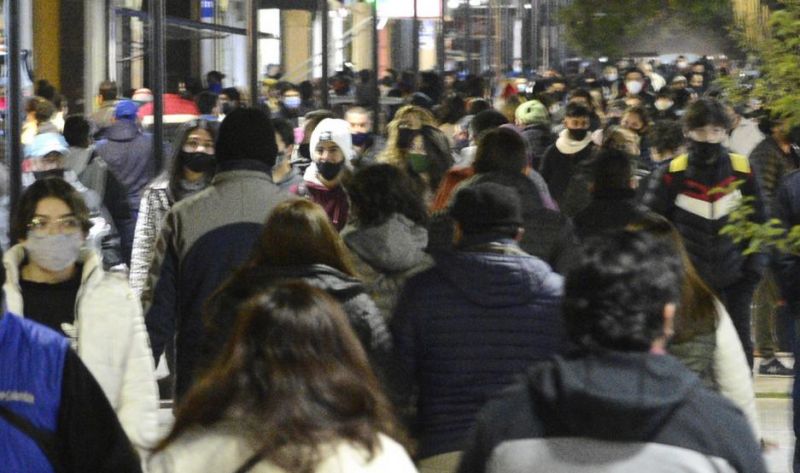 Este fin de semana se habilitan actividades no esenciales en Santiago
