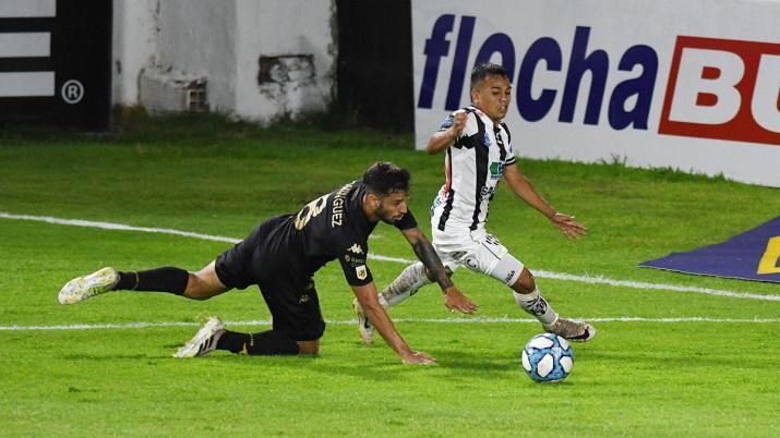 Central Córdoba empató con Racing en un entretenido partido