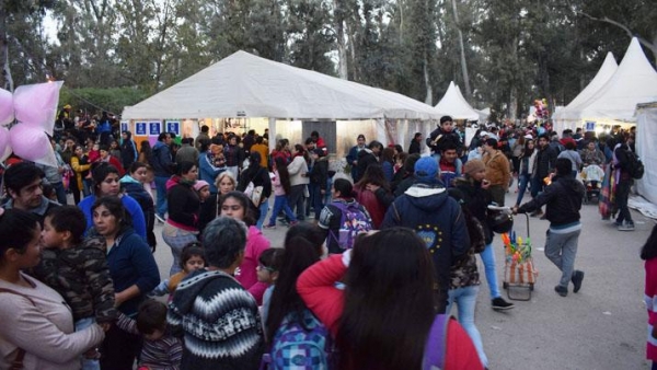 Último finde de la Feria Artesanal: mirá quiénes actuarán