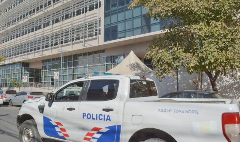 Mientras su pareja de 70 años dormía, él abusaba de su nieta de 13, en otra habitación