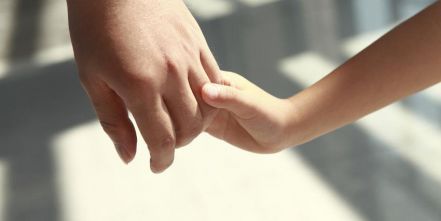 El chico que lucha por su salud tras un brutal abuso necesita ayuda de todos