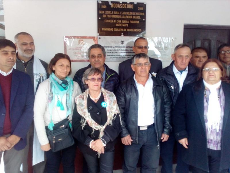 El Intendente de Campo Gallo José Vittar asistió al 50° Aniversario de la Escuela de San Francisco.