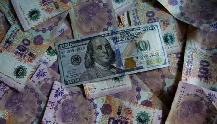 El Gobierno publicó cómo repartirá lo recaudado por el 30% del impuesto a la compra de dólares