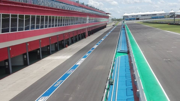 El Autódromo va tomando color para recibir al MotoGP 2019