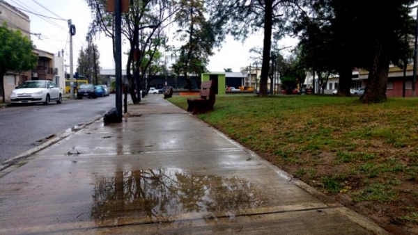 Otra jornada gris y húmeda sobre la Madre de Ciudades