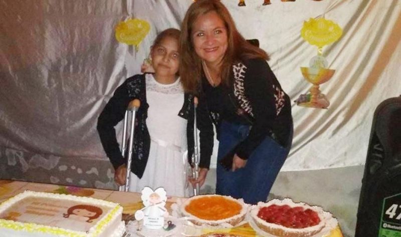 Los médicos tienen que estabilizar a Abigail para que pueda viajar a Buenos Aires