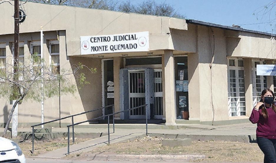 Atacó salvajemente a su ex pareja y la corrió de la casa junto con su bebé