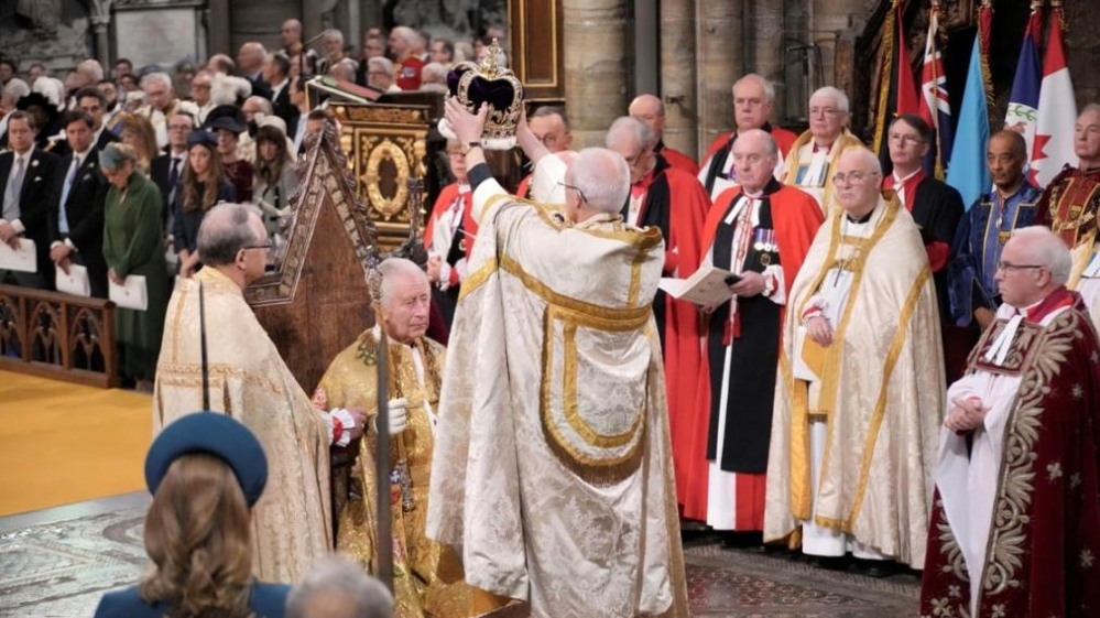 Carlos III fue coronado rey de Reino Unido en la abadía de Westminster