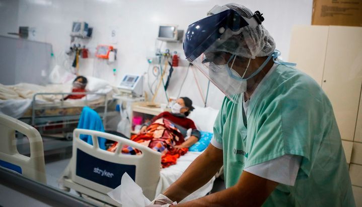 El país, sacudido por un millón de casos y más muertes por millón de habitantes