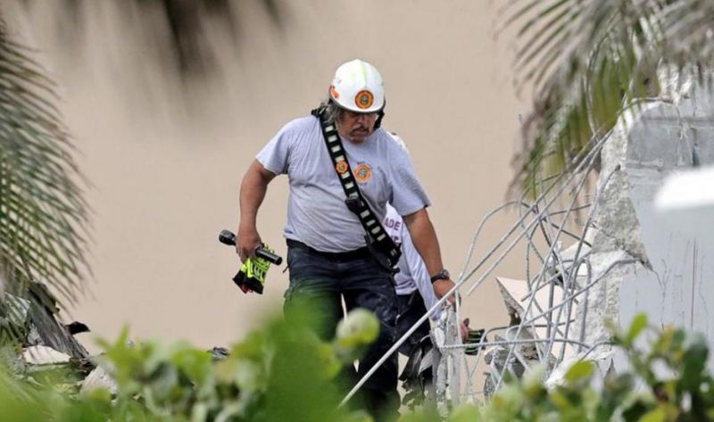 Encontraron con vida a uno de los argentinos entre los escombros en Miami