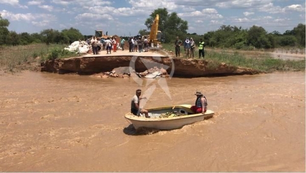 El corte de la ruta 54 superó los 25 metros y el puente Bailey podría llegar antes del fin de semana