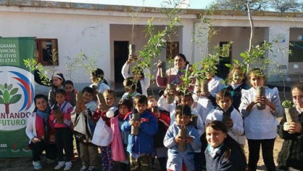 El programa Plantando Futuro entregó árboles en la localidad de Huachana
