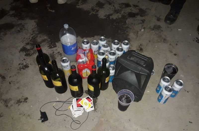 Policías detectaron una fiesta clandestina con una veintena de menores