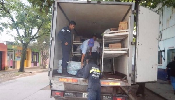 Donaciones, enfermeros y bomberos parten a Las Lajitas