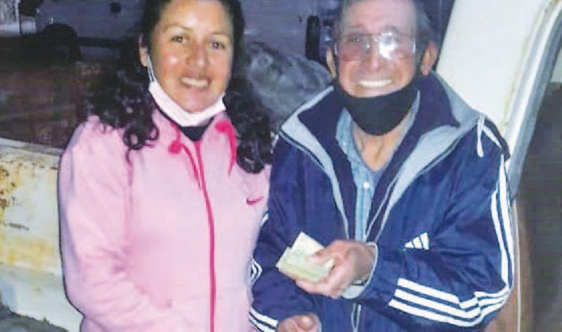 Halló $50 mil y allí comenzó una insólita historia.