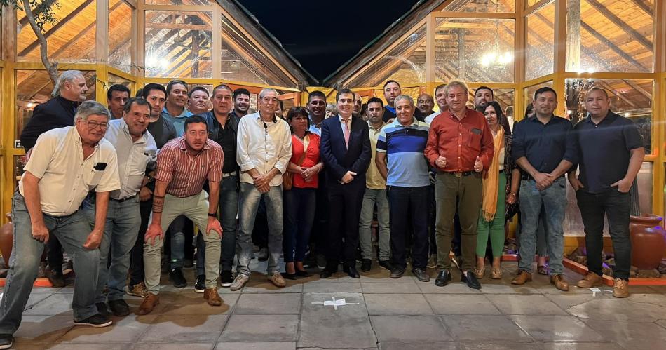 Intendentes radicales del norte de Córdoba dieron su apoyo a Sergio Massa para el balotaje.