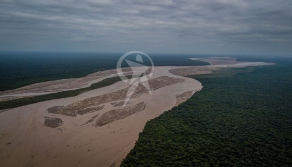Hay familias evacuadas y Monte Carmelo quedó aislada por la crecida del Pilcomayo