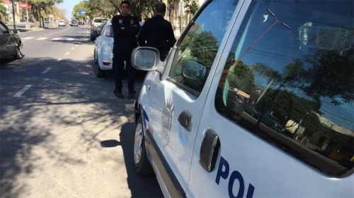Mezcló pastillas con alcohol, quiso suicidarse y finalmente la salvó la Policía
