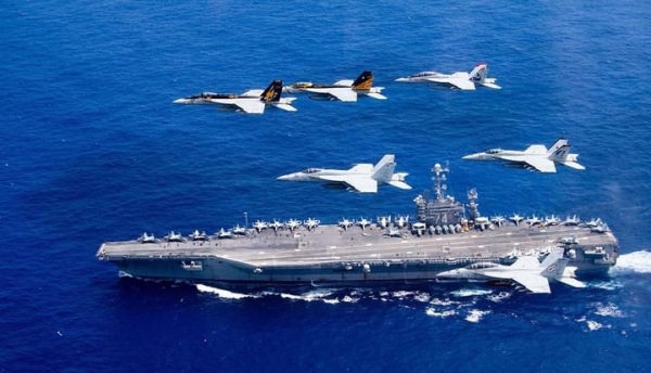 Japón y Estados Unidos realizan maniobras militares en el Pacífico
