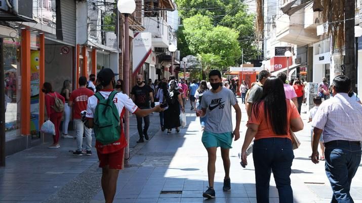A pesar de ser feriado, este martes los comercios trabajarán con normalidad