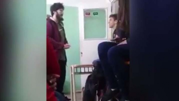 Jovencitos discutían sobre Macri y Cristina; terminaron a las trompadas