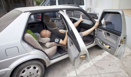 Japoneses alquilan autos para descansar