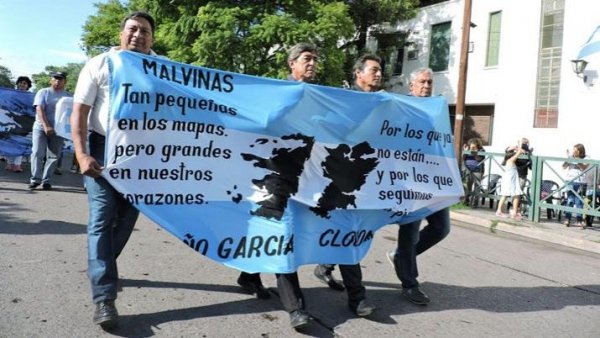 Emotiva celebración oficial por el Día del Veterano y los Caídos en Malvinas