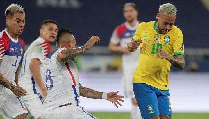 Brasil le ganó a Chile por la mínima y jugará ante Perú en semifinales