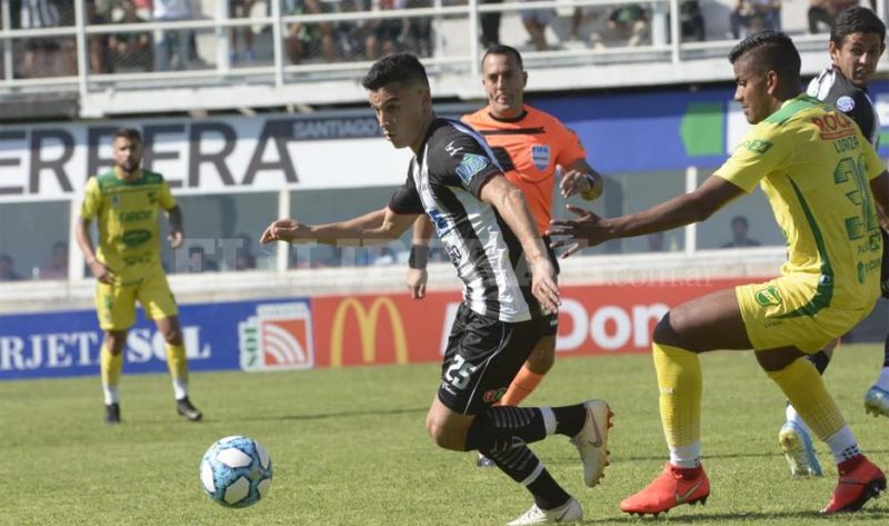Defensa y Justicia golpeó en el mejor momento del “Ferro” y se quedó con los puntos