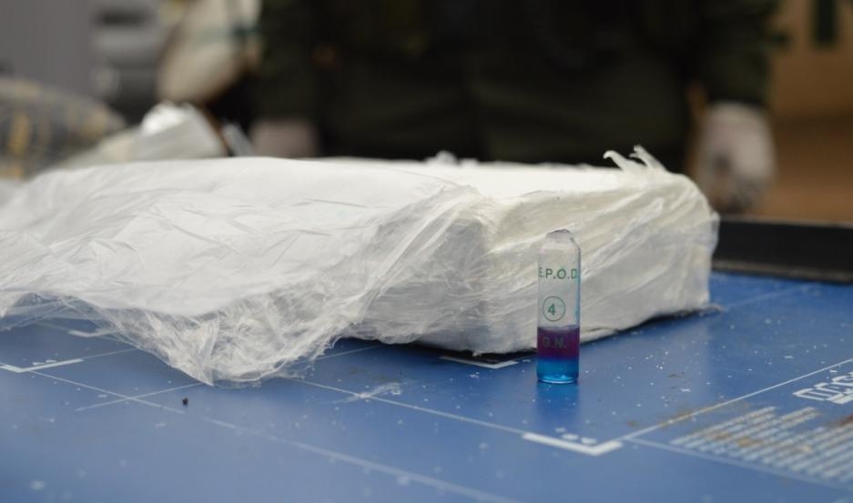 Monte Quemado: detienen un colectivo con pasajeros y hallan "ladrillos" de cocaína ocultos en el baño