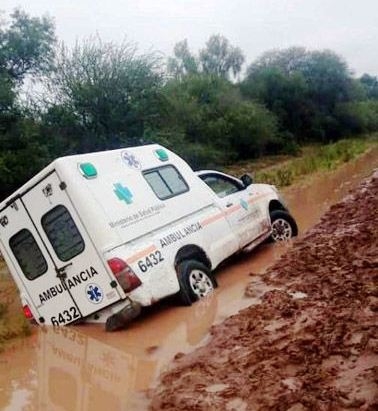 Una ambulancia quedó atrapada en El Impenetrable