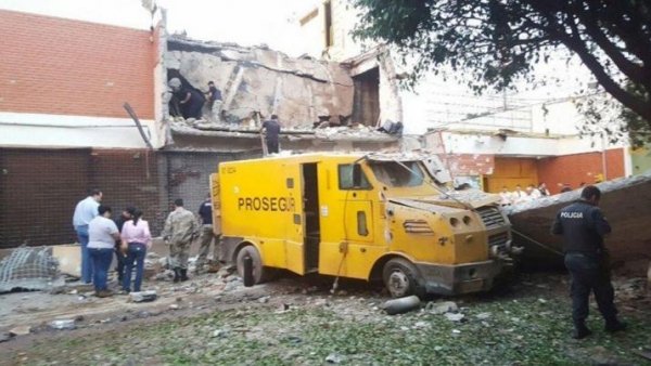 Grupo comando robó 40 millones de dólares en Paraguay