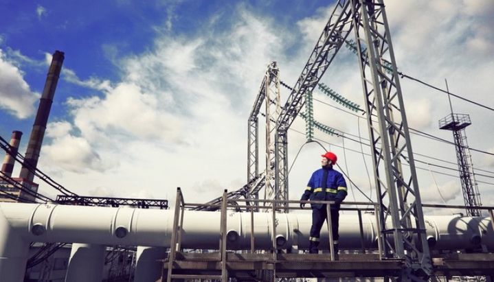 El Gobierno recortará y pesificará los costos que cobran los generadores de energía