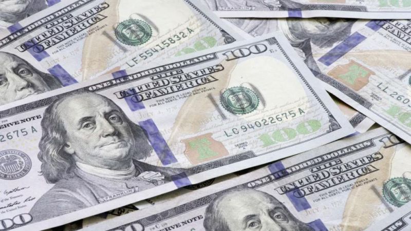 El dólar blue cerró el martes a $291 restando cuatro pesos en el día