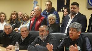 El Gobierno convocó por primera vez a la CGT en busca de evitar el paro general